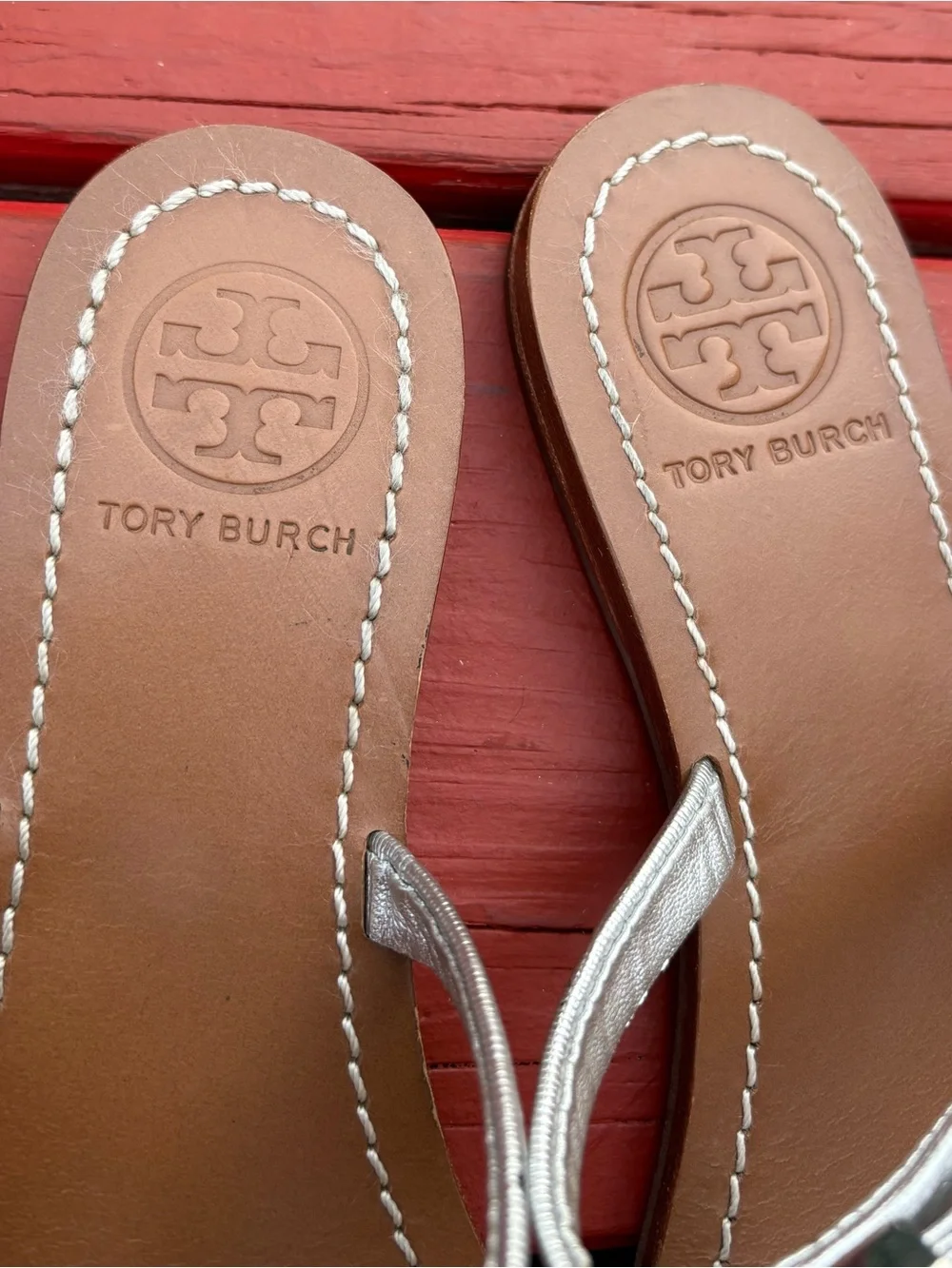 Tory Burch Leighanne Thong Metallic Silver Sandals